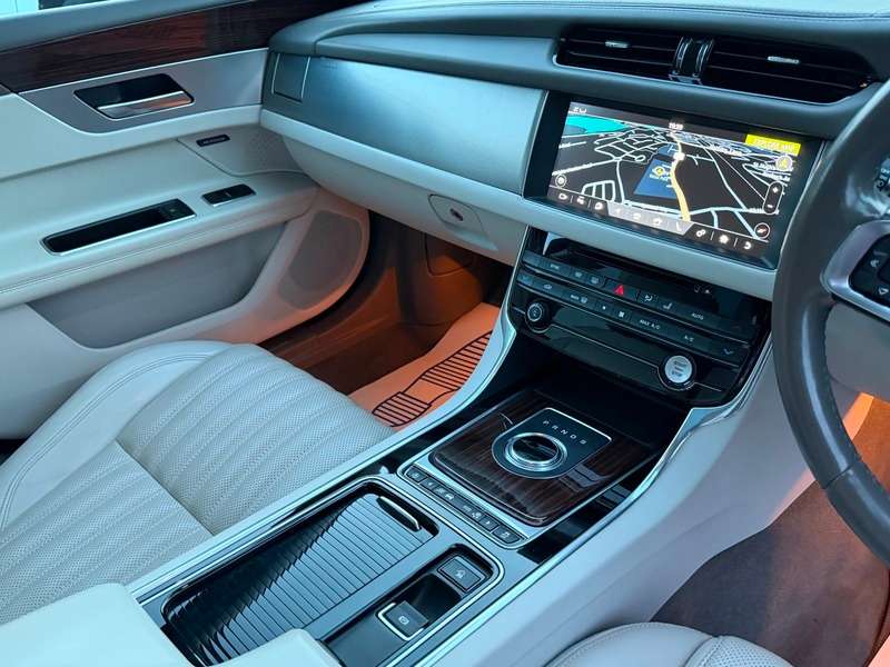 2018 JAGUAR XF 2018 JAGUAR XF