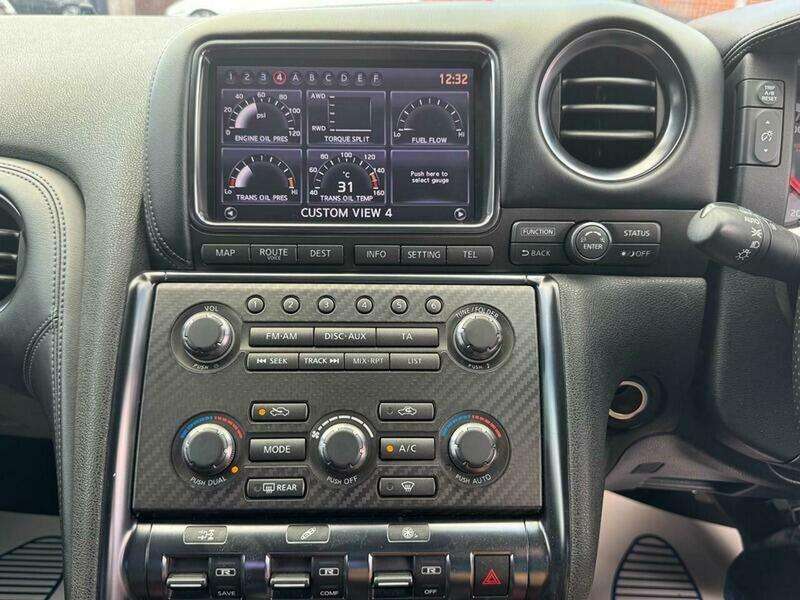 2011 NISSAN GT-R 2011 NISSAN GT-R