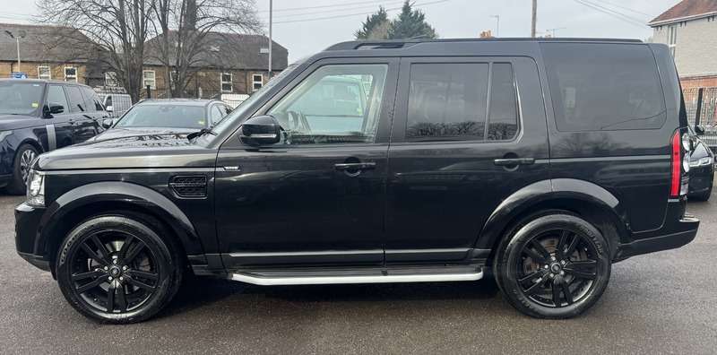 A 2016 LAND ROVER DISCOVERY 3.0 SD V6 HSE SUV 5dr Diesel Auto 4WD Euro 6 (s/s) (256 bhp) A 2016 LAND ROVER DISCOVERY 3.0 SD V6 HSE SUV 5dr Diesel Auto 4WD Euro 6 (s/s) (256 bhp)