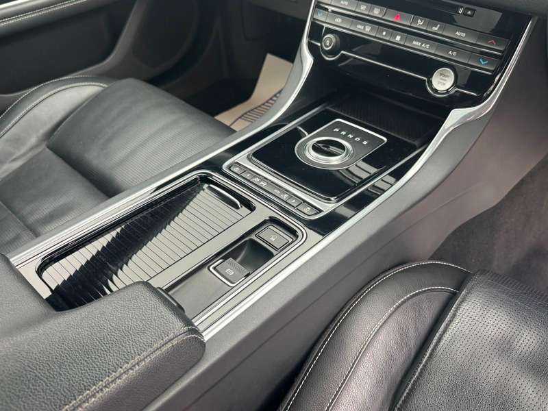 2017 JAGUAR XF 2017 JAGUAR XF