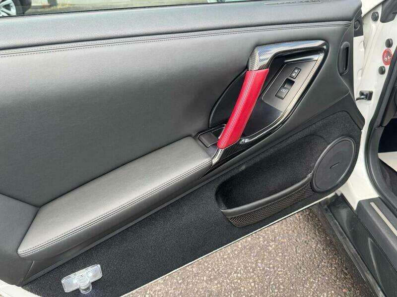 2011 NISSAN GT-R 2011 NISSAN GT-R