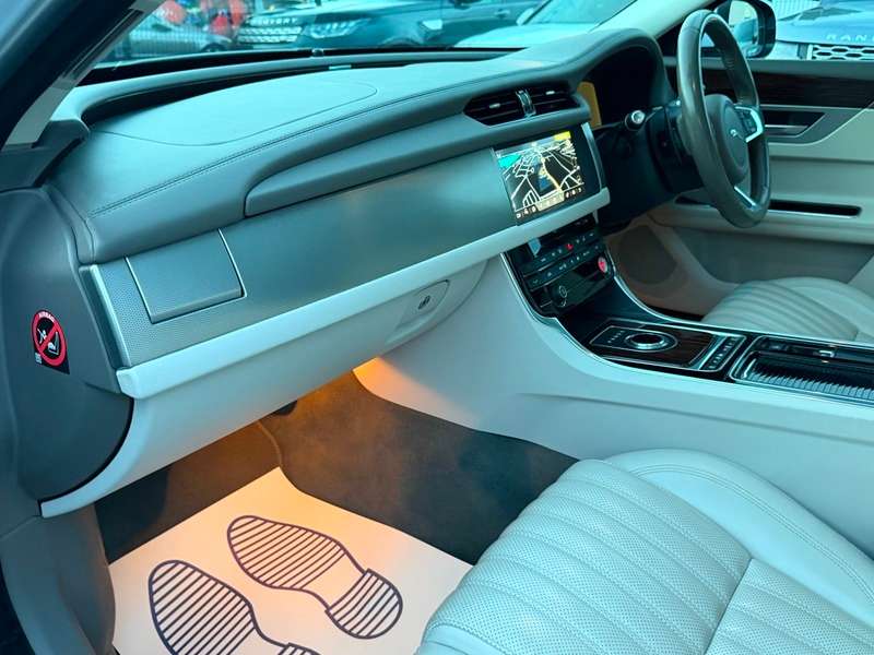 2018 JAGUAR XF 2018 JAGUAR XF