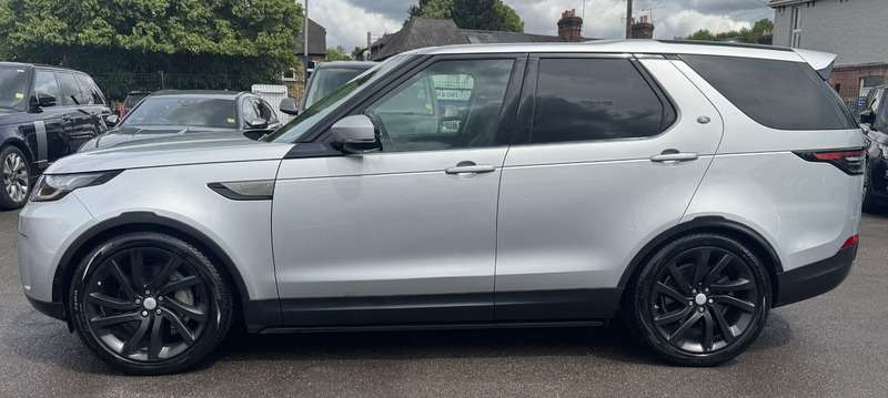 A 2019 LAND ROVER DISCOVERY 3.0 SD V6 Anniversary Edition SUV 5dr Diesel Auto 4WD Euro 6 (s/s) (306 ps) A 2019 LAND ROVER DISCOVERY 3.0 SD V6 Anniversary Edition SUV 5dr Diesel Auto 4WD Euro 6 (s/s) (306 ps)