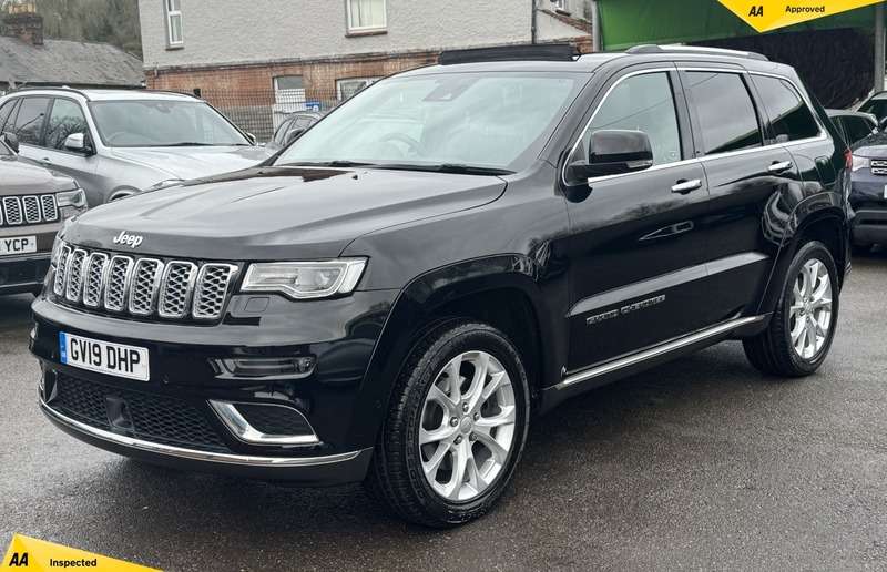 A 2019 JEEP GRAND CHEROKEE 3.0 V6 MultiJetII Summit SUV 5dr Diesel Auto 4WD Euro 6 (s/s) (250 ps) A 2019 JEEP GRAND CHEROKEE 3.0 V6 MultiJetII Summit SUV 5dr Diesel Auto 4WD Euro 6 (s/s) (250 ps)