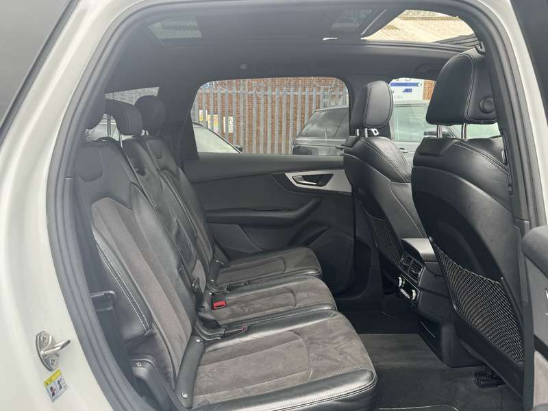 2016 AUDI Q7 2016 AUDI Q7