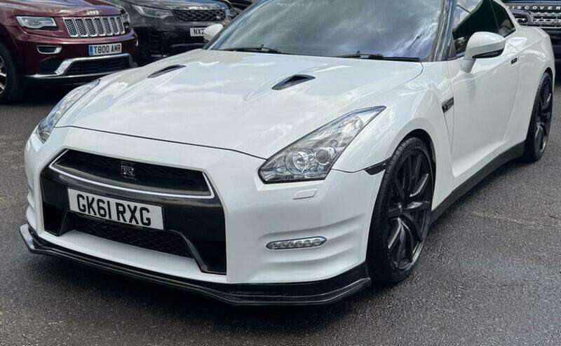 2011 NISSAN GT-R 2011 NISSAN GT-R