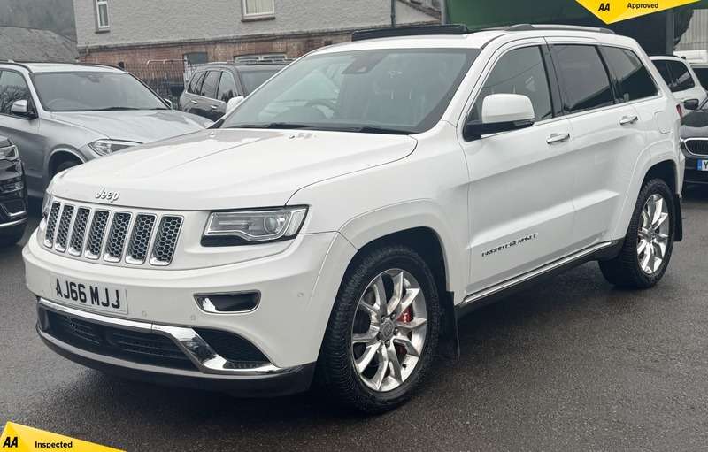 A 2016 JEEP GRAND CHEROKEE 3.0 V6 CRD Summit SUV 5dr Diesel Auto 4WD Euro 6 (247 bhp) A 2016 JEEP GRAND CHEROKEE 3.0 V6 CRD Summit SUV 5dr Diesel Auto 4WD Euro 6 (247 bhp)