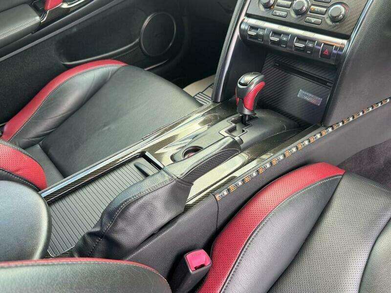 2011 NISSAN GT-R 2011 NISSAN GT-R