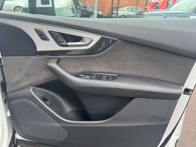 2016 AUDI Q7 2016 AUDI Q7