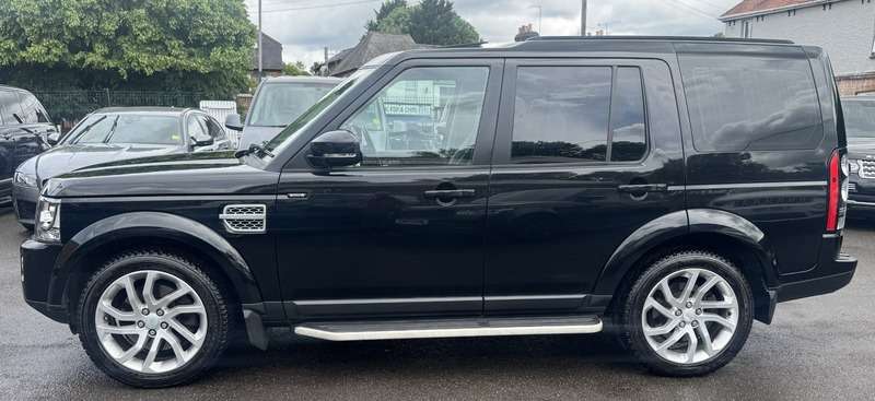 A 2016 LAND ROVER DISCOVERY 3.0 SD V6 HSE SUV 5dr Diesel Auto 4WD Euro 6 (s/s) (256 bhp) A 2016 LAND ROVER DISCOVERY 3.0 SD V6 HSE SUV 5dr Diesel Auto 4WD Euro 6 (s/s) (256 bhp)
