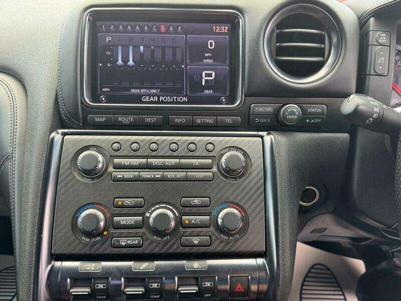 2011 NISSAN GT-R 2011 NISSAN GT-R