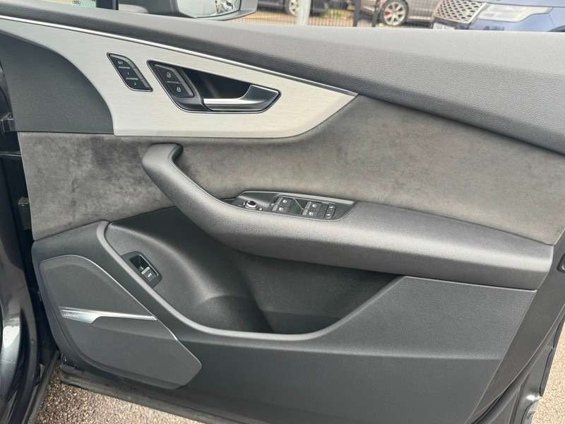 2020 AUDI Q7 2020 AUDI Q7
