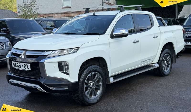 A 2019 MITSUBISHI L200 2.2 DI-D DC Barbarian X Pickup Double Cab 4dr Diesel Auto 4WD Euro 6 (s/s) (150 ps) A 2019 MITSUBISHI L200 2.2 DI-D DC Barbarian X Pickup Double Cab 4dr Diesel Auto 4WD Euro 6 (s/s) (150 ps)