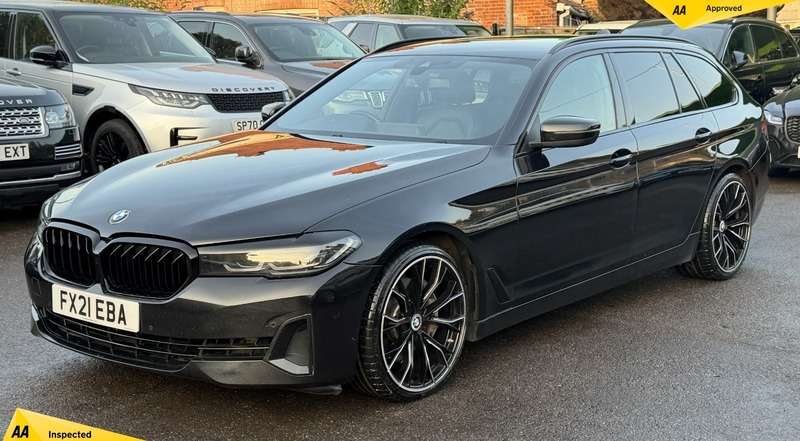 A 2021 BMW 5 SERIES 3.0 530d MHT SE Touring 5dr Diesel Hybrid Steptronic xDrive Euro 6 (s/s) (286 ps) A 2021 BMW 5 SERIES 3.0 530d MHT SE Touring 5dr Diesel Hybrid Steptronic xDrive Euro 6 (s/s) (286 ps)