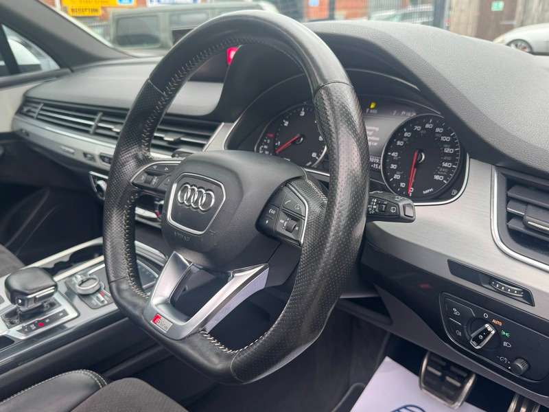 2016 AUDI Q7 2016 AUDI Q7
