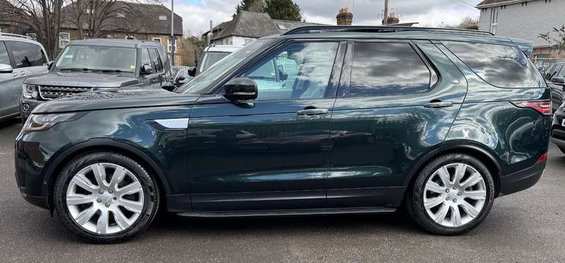A 2017 LAND ROVER DISCOVERY 2.0 SD4 HSE Luxury SUV 5dr Diesel Auto 4WD Euro 6 (s/s) (240 ps) A 2017 LAND ROVER DISCOVERY 2.0 SD4 HSE Luxury SUV 5dr Diesel Auto 4WD Euro 6 (s/s) (240 ps)
