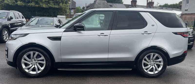 A 2020 LAND ROVER DISCOVERY 2.0 SD4 Landmark Edition SUV 5dr Diesel Auto 4WD Euro 6 (s/s) (240 ps) A 2020 LAND ROVER DISCOVERY 2.0 SD4 Landmark Edition SUV 5dr Diesel Auto 4WD Euro 6 (s/s) (240 ps)