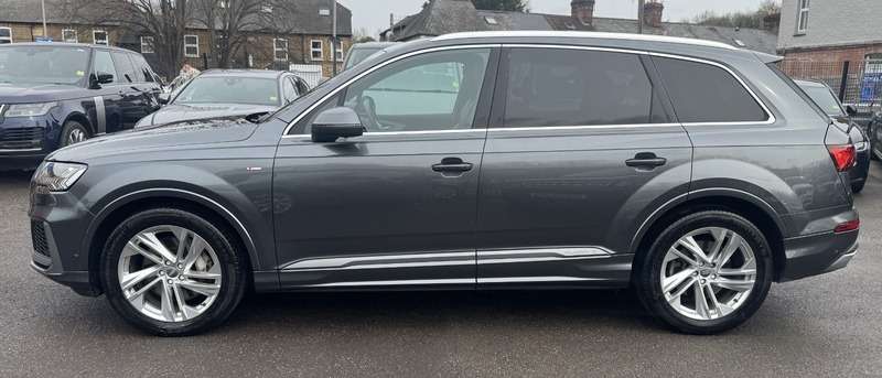 A 2020 AUDI Q7 3.0 TFSI V6 55 S line SUV 5dr Petrol Tiptronic quattro Euro 6 (s/s) (340 ps) A 2020 AUDI Q7 3.0 TFSI V6 55 S line SUV 5dr Petrol Tiptronic quattro Euro 6 (s/s) (340 ps)