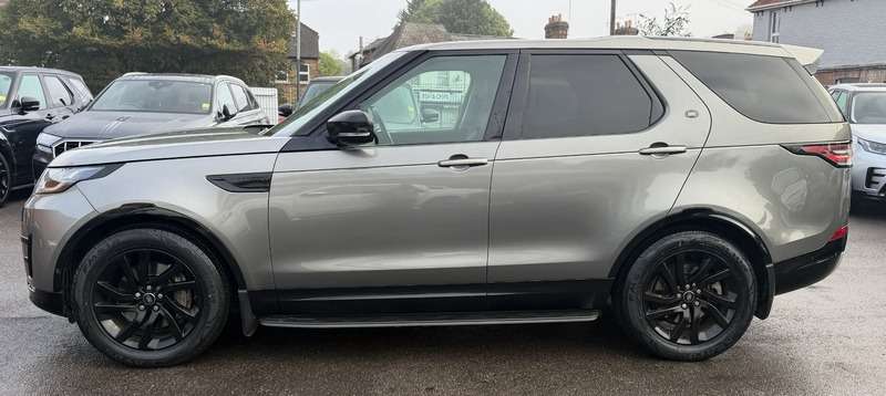A 2019 LAND ROVER DISCOVERY 3.0 SD V6 Landmark Edition SUV 5dr Diesel Auto 4WD Euro 6 (s/s) (306 ps) A 2019 LAND ROVER DISCOVERY 3.0 SD V6 Landmark Edition SUV 5dr Diesel Auto 4WD Euro 6 (s/s) (306 ps)