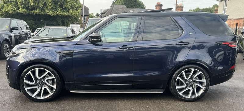 A 2019 LAND ROVER DISCOVERY 3.0 SD V6 HSE Luxury SUV 5dr Diesel Auto 4WD Euro 6 (s/s) (306 ps) A 2019 LAND ROVER DISCOVERY 3.0 SD V6 HSE Luxury SUV 5dr Diesel Auto 4WD Euro 6 (s/s) (306 ps)