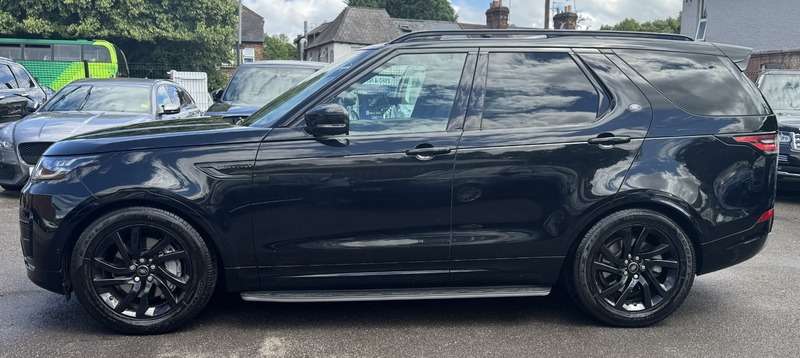 A 2019 LAND ROVER DISCOVERY 3.0 SD V6 Landmark Edition SUV 5dr Diesel Auto 4WD Euro 6 (s/s) (306 ps) A 2019 LAND ROVER DISCOVERY 3.0 SD V6 Landmark Edition SUV 5dr Diesel Auto 4WD Euro 6 (s/s) (306 ps)