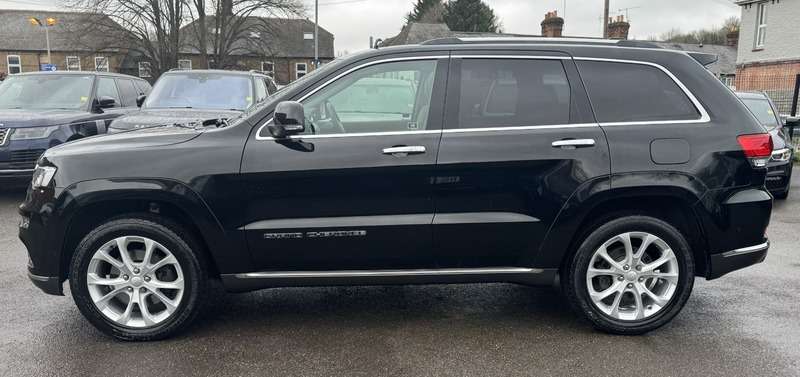 A 2019 JEEP GRAND CHEROKEE 3.0 V6 MultiJetII Summit SUV 5dr Diesel Auto 4WD Euro 6 (s/s) (250 ps) A 2019 JEEP GRAND CHEROKEE 3.0 V6 MultiJetII Summit SUV 5dr Diesel Auto 4WD Euro 6 (s/s) (250 ps)