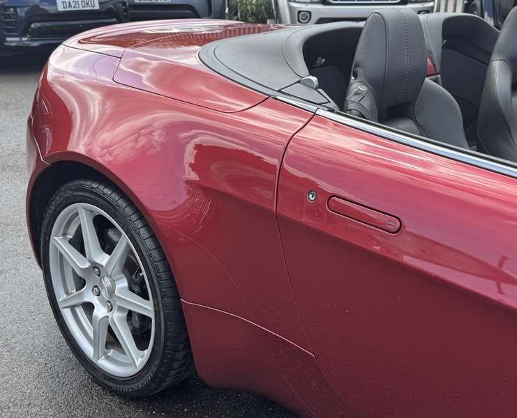2006 ASTON MARTIN VANTAGE 2006 ASTON MARTIN VANTAGE