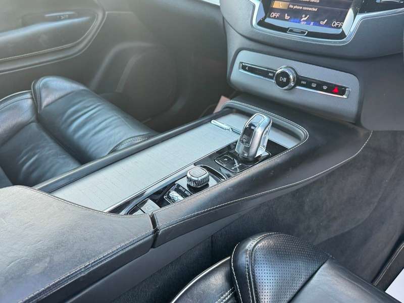 2017 VOLVO XC90 2017 VOLVO XC90