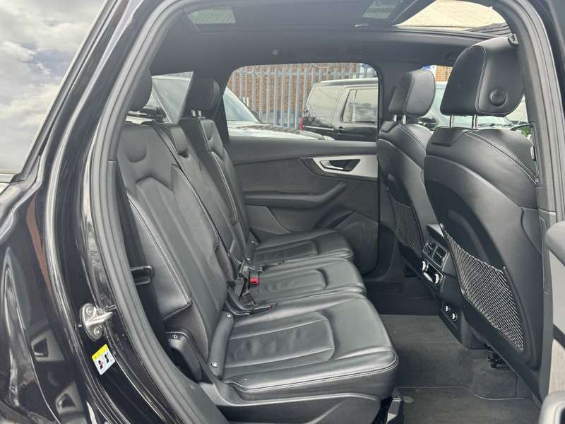2018 AUDI Q7 2018 AUDI Q7