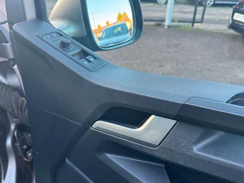 2017 VOLKSWAGEN TRANSPORTER SHUTTLE 2017 VOLKSWAGEN TRANSPORTER SHUTTLE