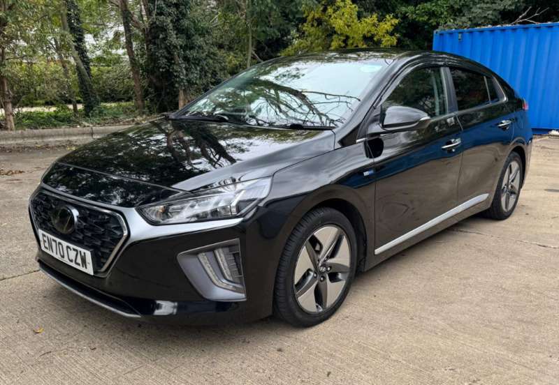 A 2021 HYUNDAI IONIQ 1.6 h-GDi Premium SE Hatchback 5dr Petrol Hybrid DCT Euro 6 (s/s) (141 ps) A 2021 HYUNDAI IONIQ 1.6 h-GDi Premium SE Hatchback 5dr Petrol Hybrid DCT Euro 6 (s/s) (141 ps)