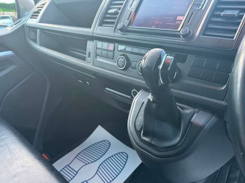 2017 VOLKSWAGEN TRANSPORTER SHUTTLE 2017 VOLKSWAGEN TRANSPORTER SHUTTLE