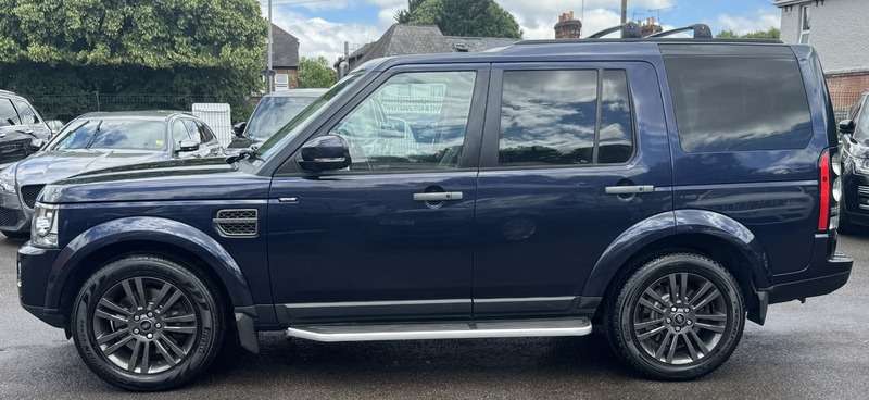 A 2016 LAND ROVER 3.0 SD V6 Graphite SUV 5dr Diesel Auto 4WD Euro 6 (s/s) (256 bhp) A 2016 LAND ROVER 3.0 SD V6 Graphite SUV 5dr Diesel Auto 4WD Euro 6 (s/s) (256 bhp)