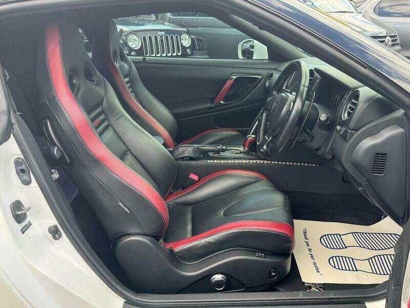 2011 NISSAN GT-R 2011 NISSAN GT-R