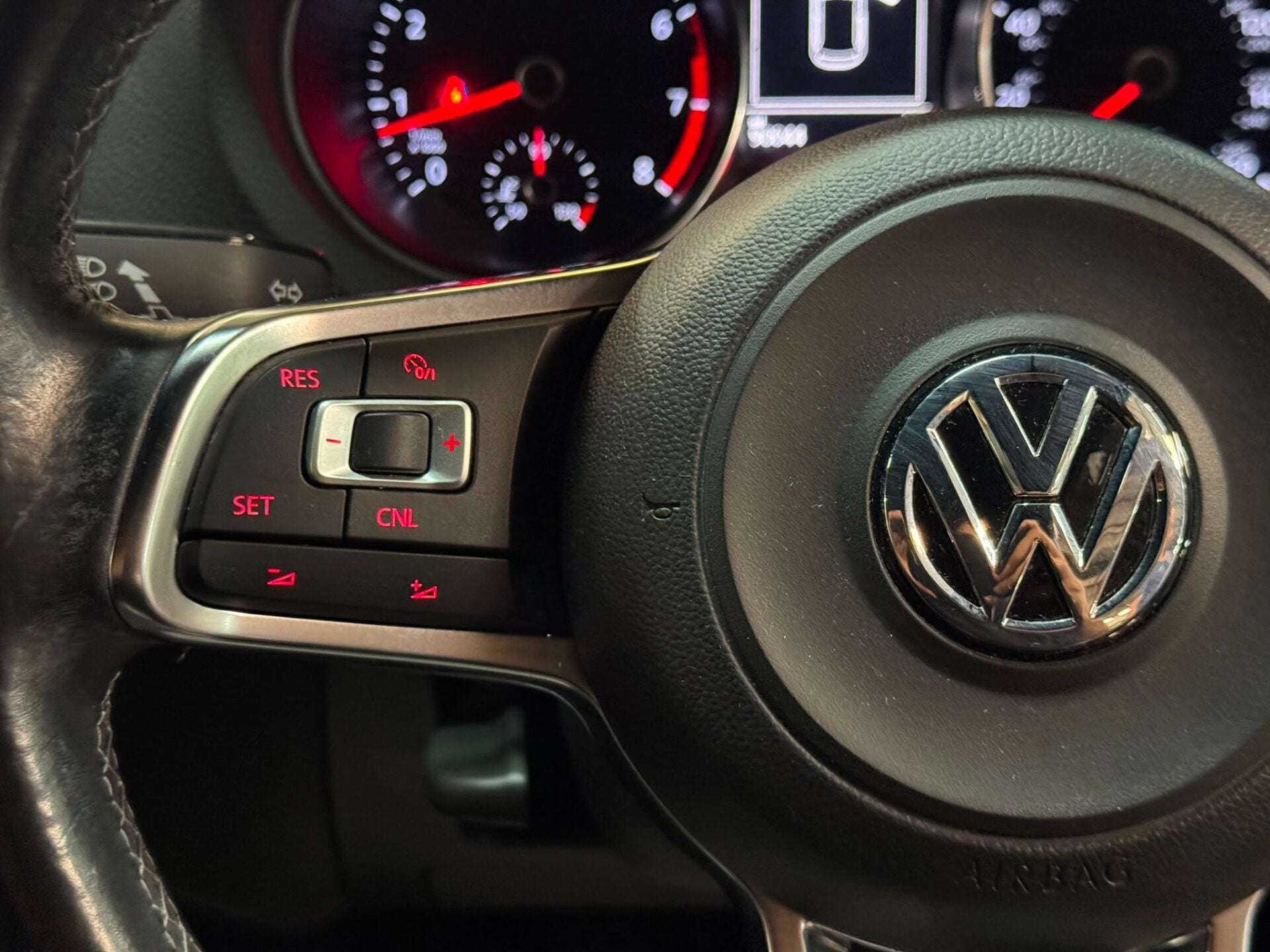 2015 VOLKSWAGEN POLO 2015 VOLKSWAGEN POLO