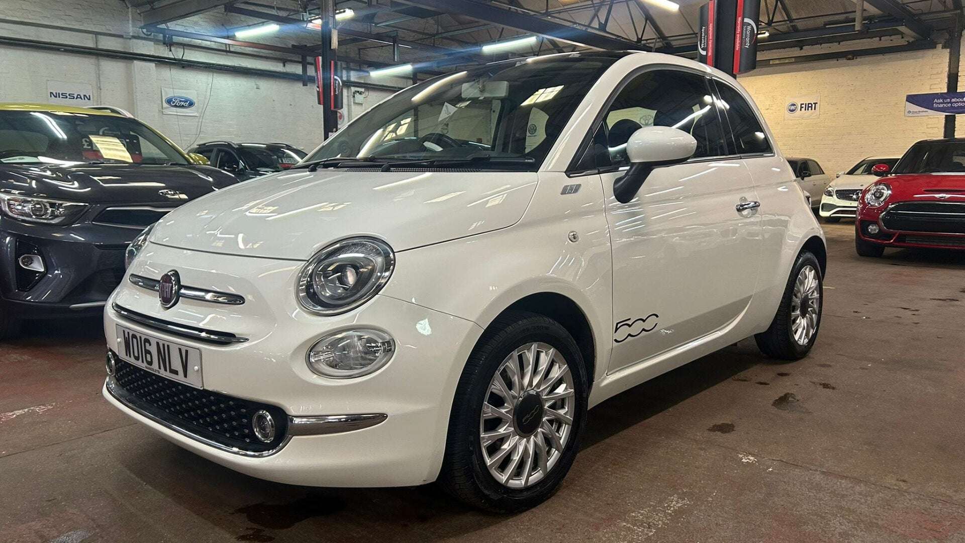 A 2016 FIAT 500 LOUNGE A 2016 FIAT 500 LOUNGE