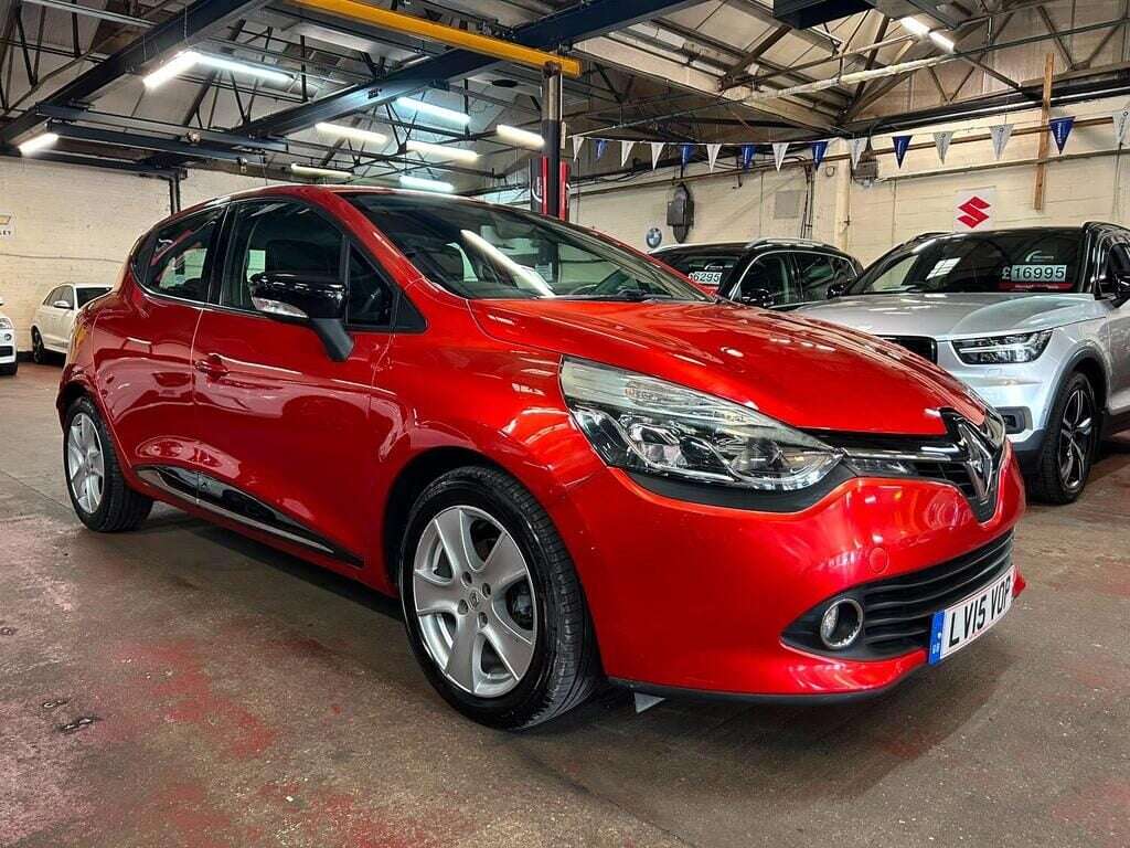 A 2015 RENAULT CLIO DYNAMIQUE MEDIANAV A 2015 RENAULT CLIO DYNAMIQUE MEDIANAV