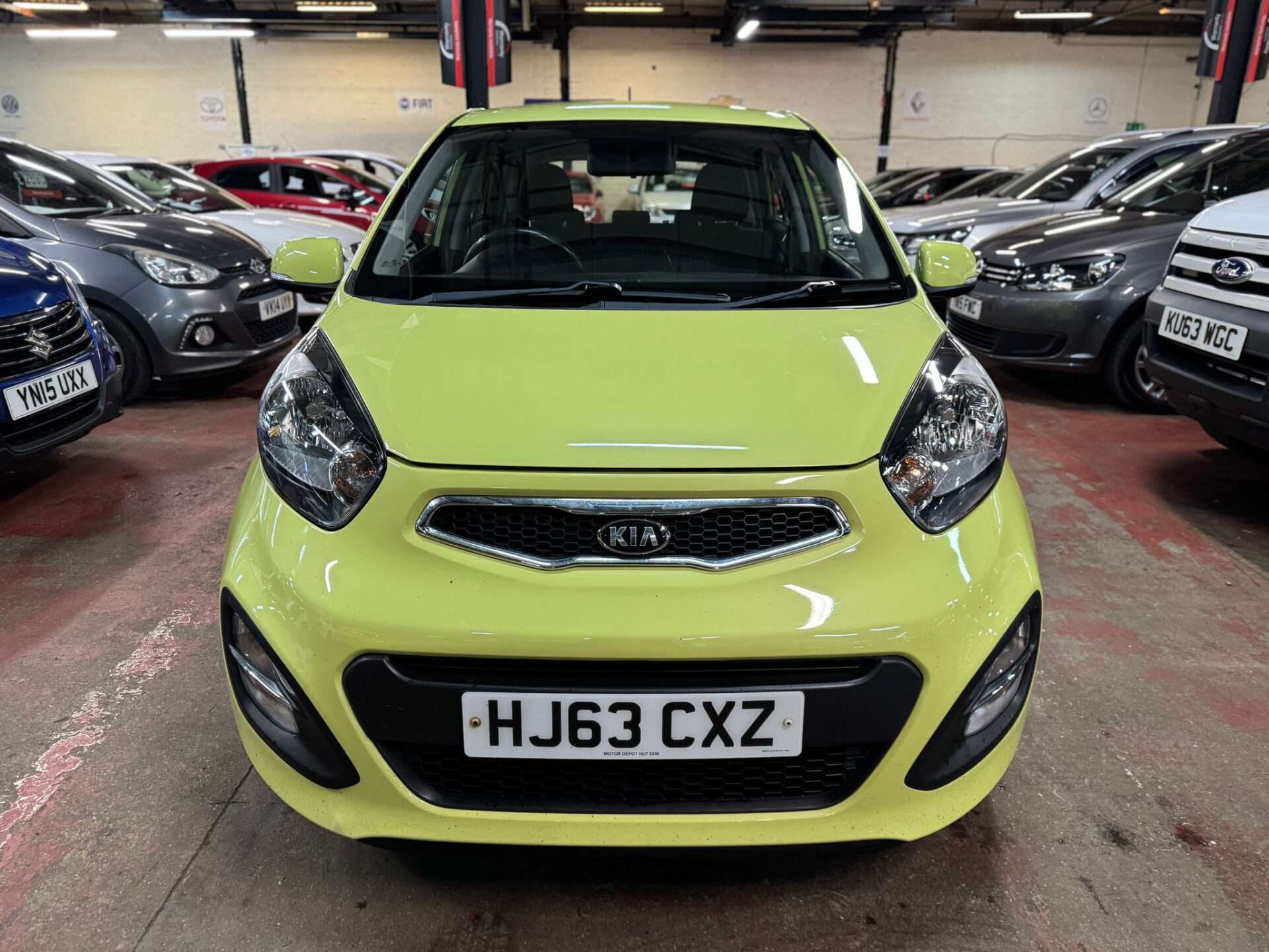 A 2013 KIA PICANTO 2 A 2013 KIA PICANTO 2