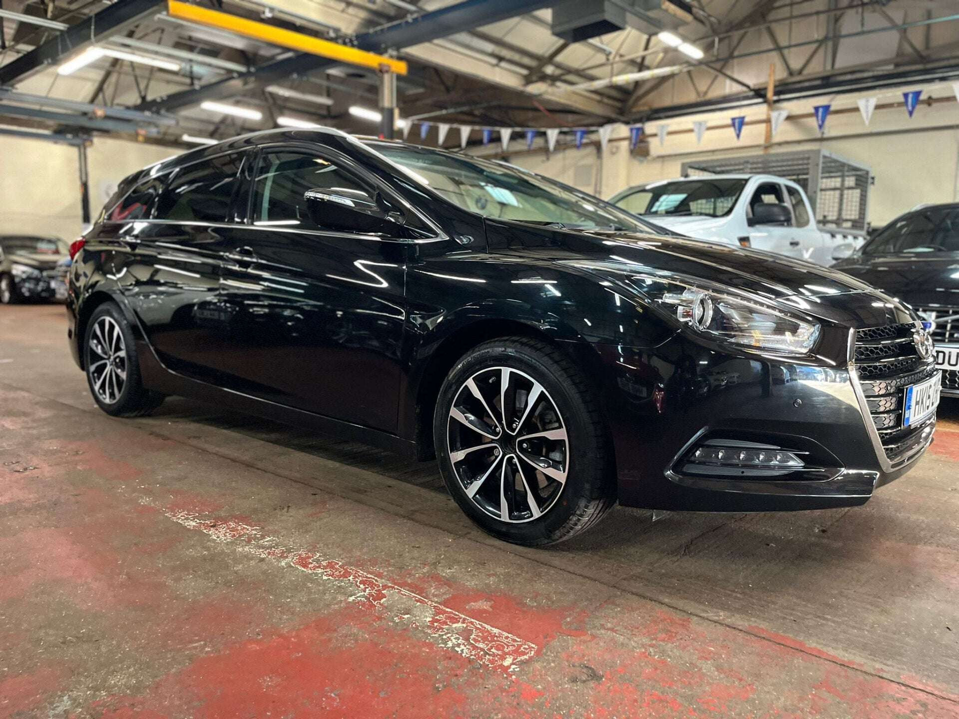 A 2015 HYUNDAI I40 CRDI SE NAV BLUE DRIVE A 2015 HYUNDAI I40 CRDI SE NAV BLUE DRIVE