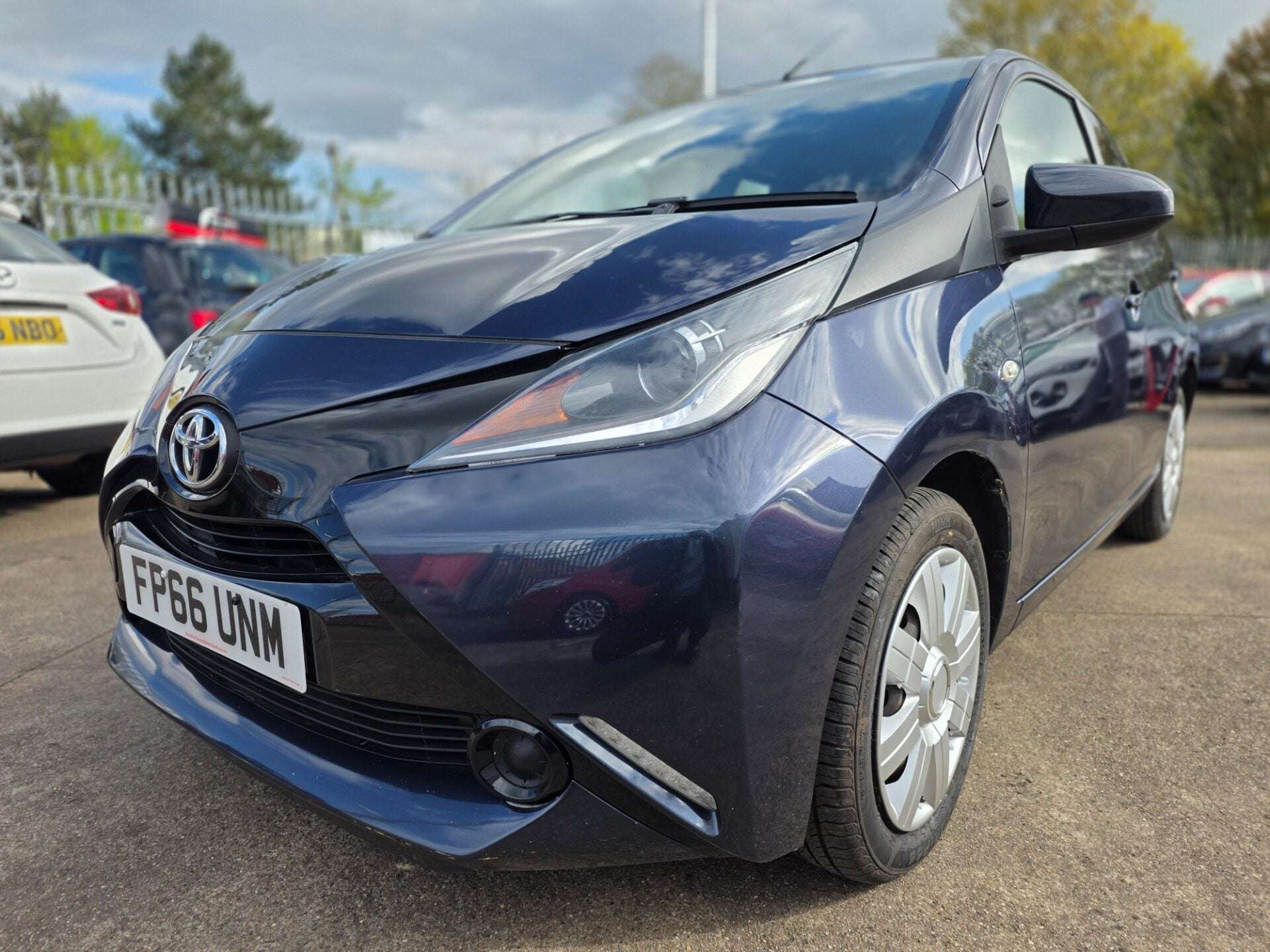 A 2016 TOYOTA AYGO VVT-I X-PLAY A 2016 TOYOTA AYGO VVT-I X-PLAY
