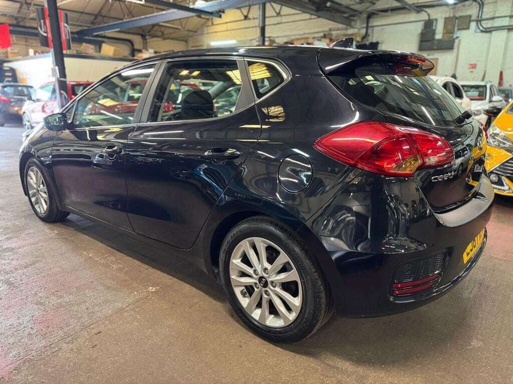 A 2017 KIA CEED CRDI 2 ISG A 2017 KIA CEED CRDI 2 ISG