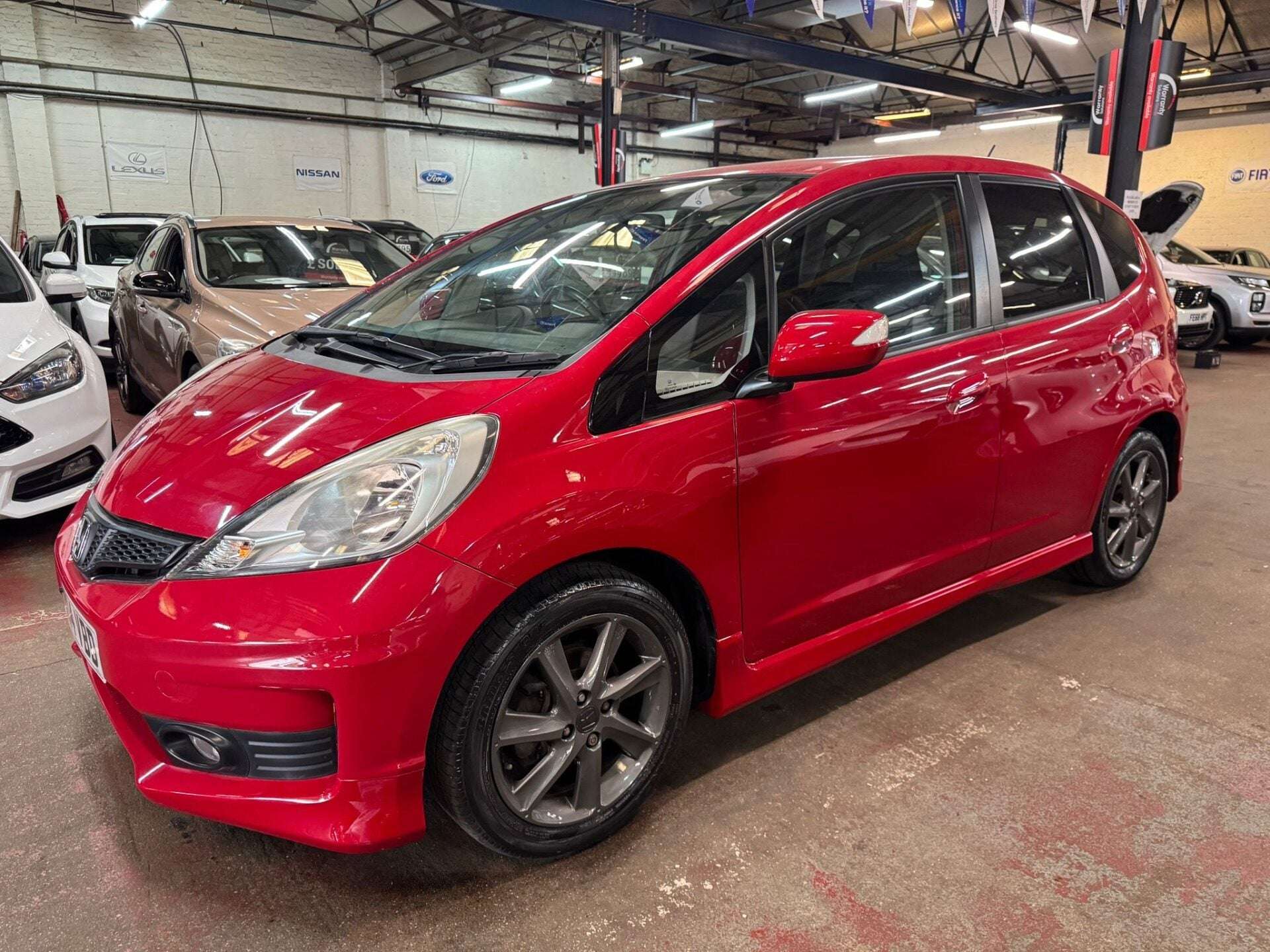 A 2014 HONDA JAZZ I-VTEC SI A 2014 HONDA JAZZ I-VTEC SI