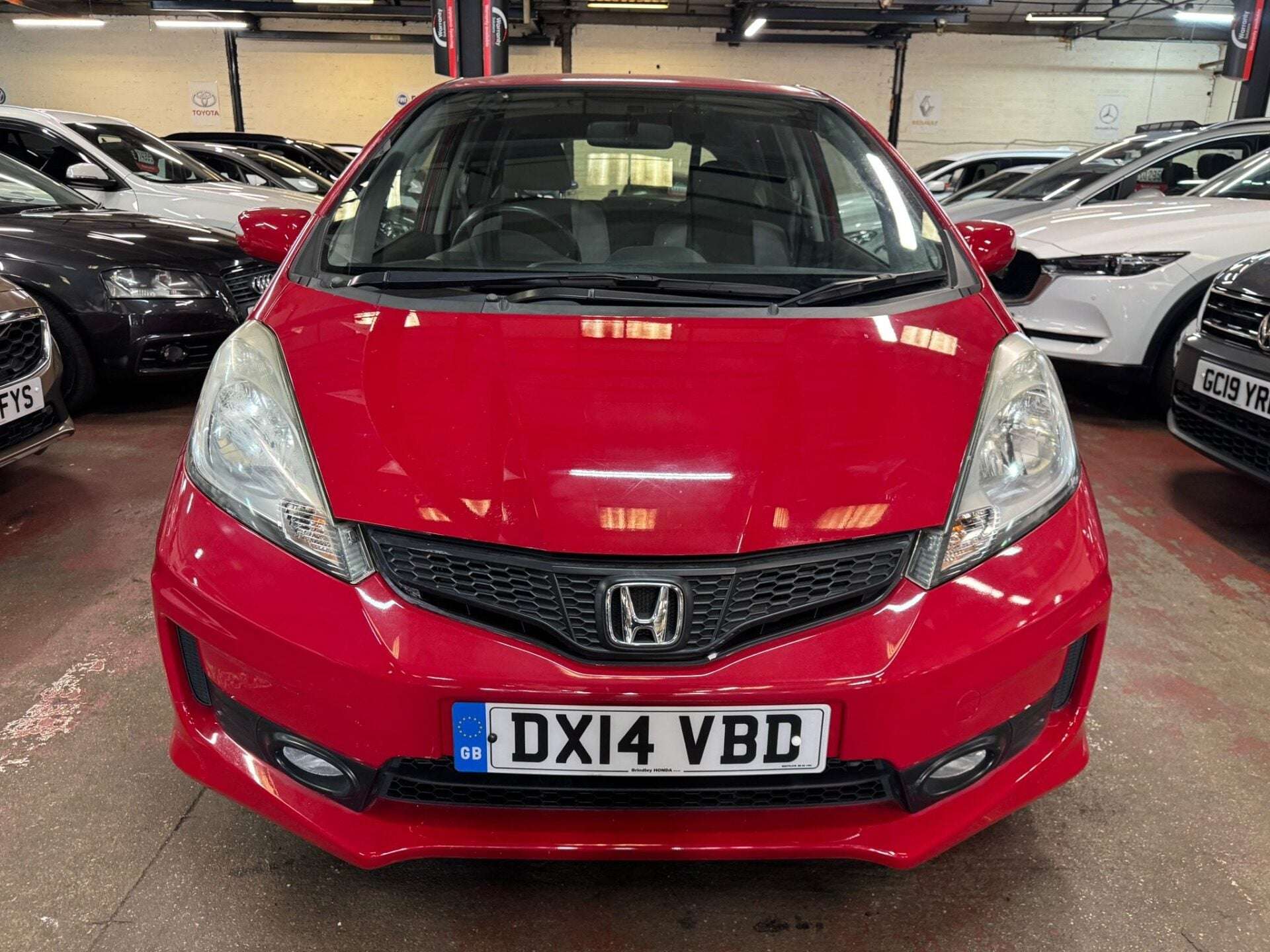 A 2014 HONDA JAZZ I-VTEC SI A 2014 HONDA JAZZ I-VTEC SI