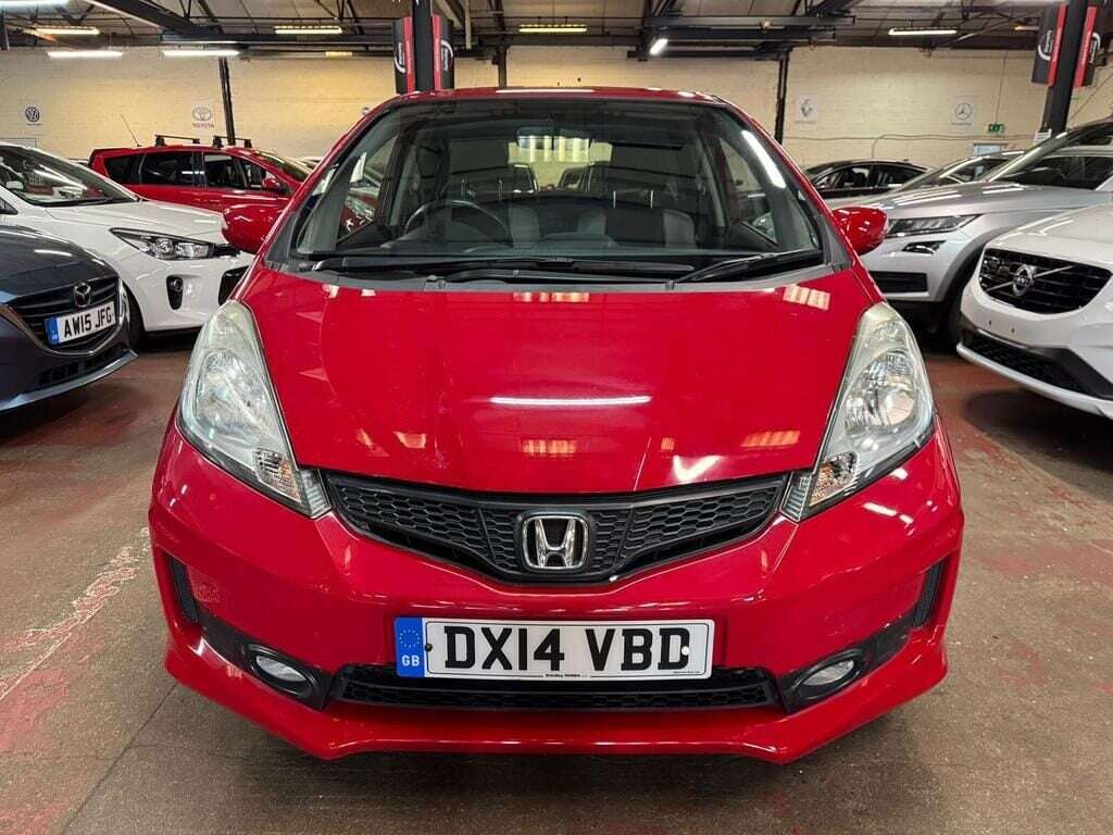 A 2014 HONDA JAZZ I-VTEC SI A 2014 HONDA JAZZ I-VTEC SI