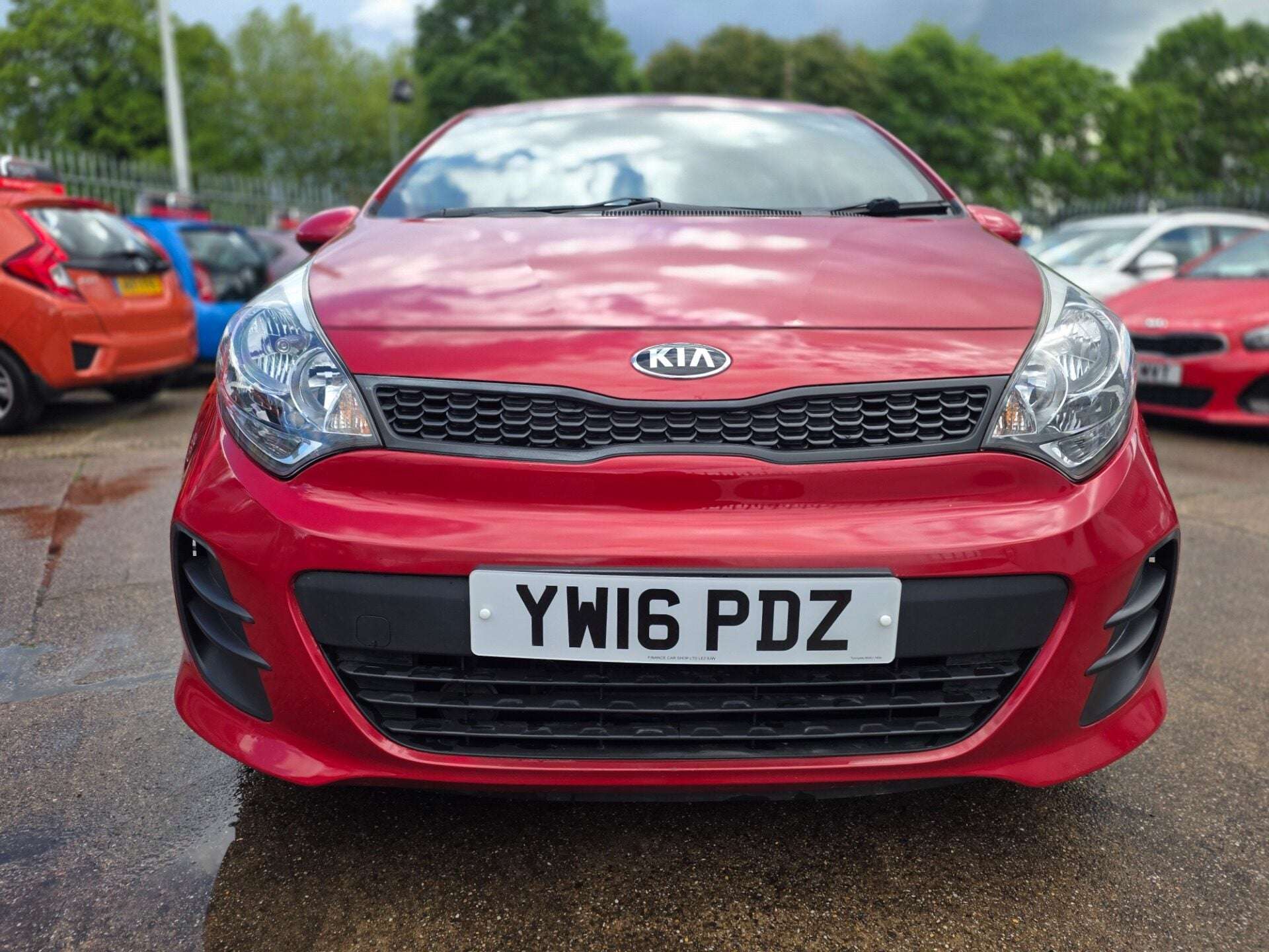 A 2016 KIA RIO 1 A 2016 KIA RIO 1