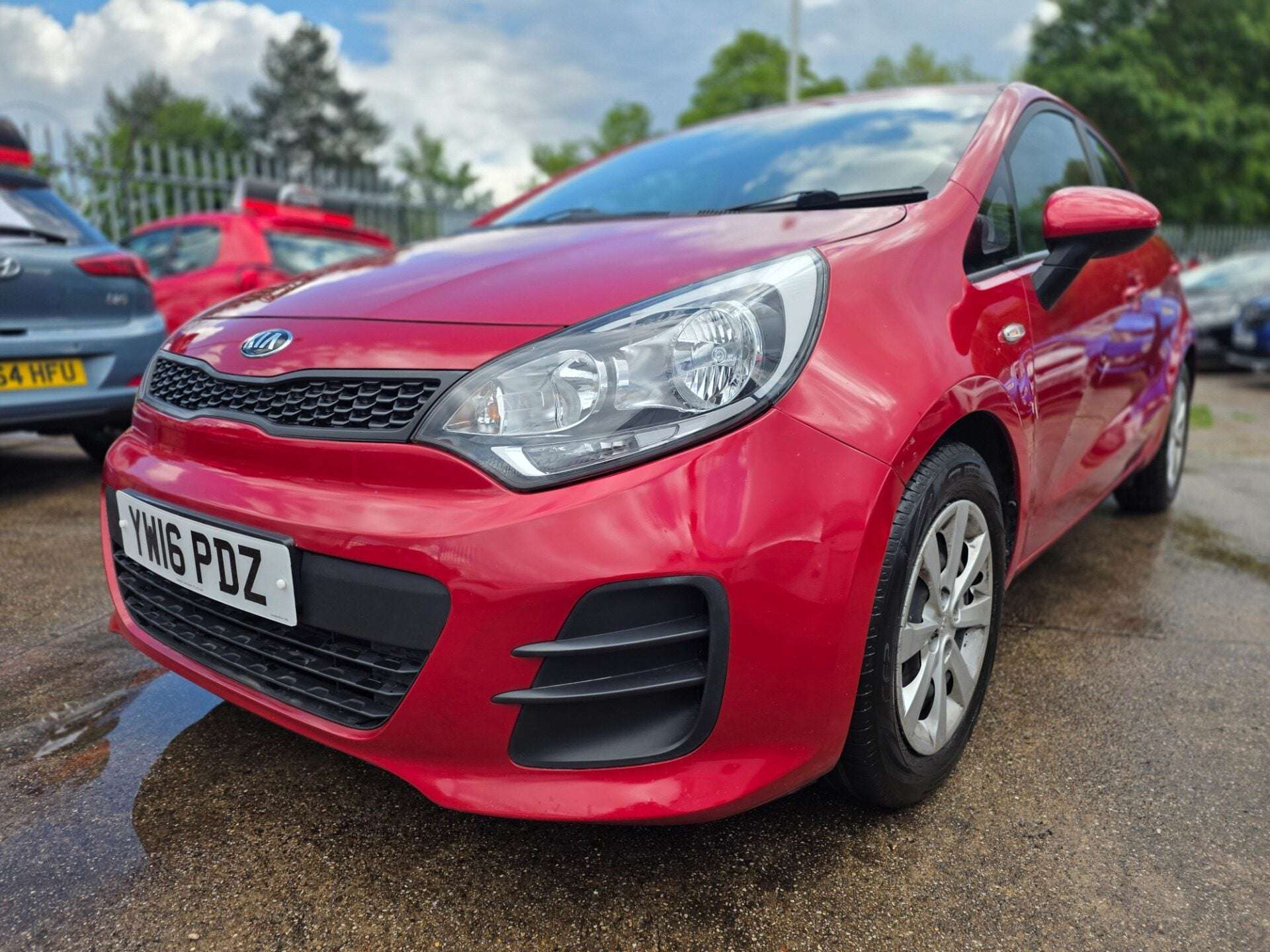A 2016 KIA RIO 1 A 2016 KIA RIO 1