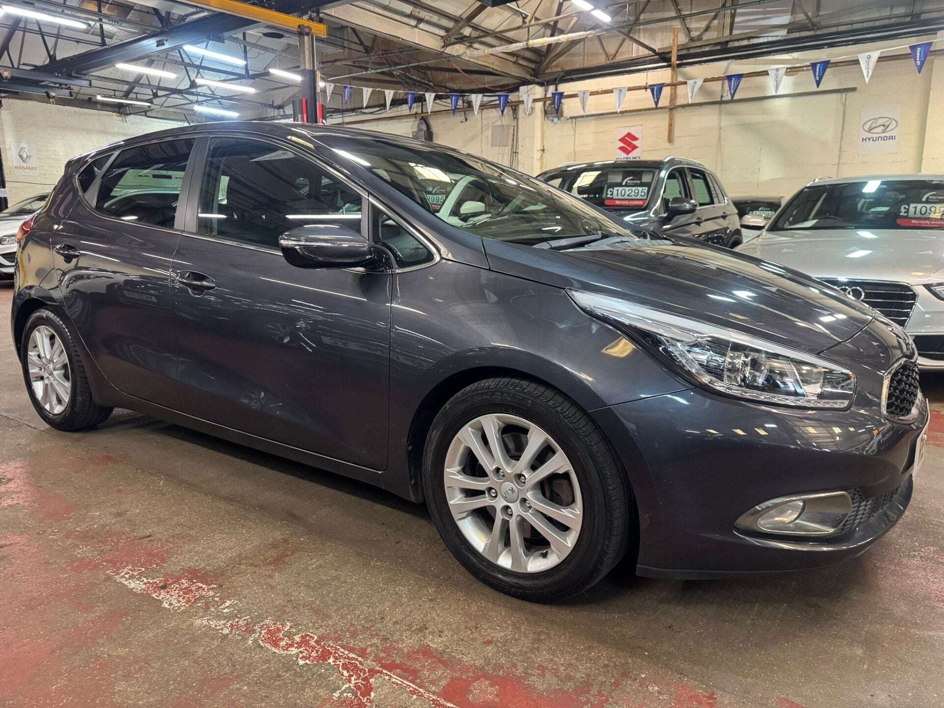A 2014 KIA CEED CRDI 3 ECODYNAMICS A 2014 KIA CEED CRDI 3 ECODYNAMICS