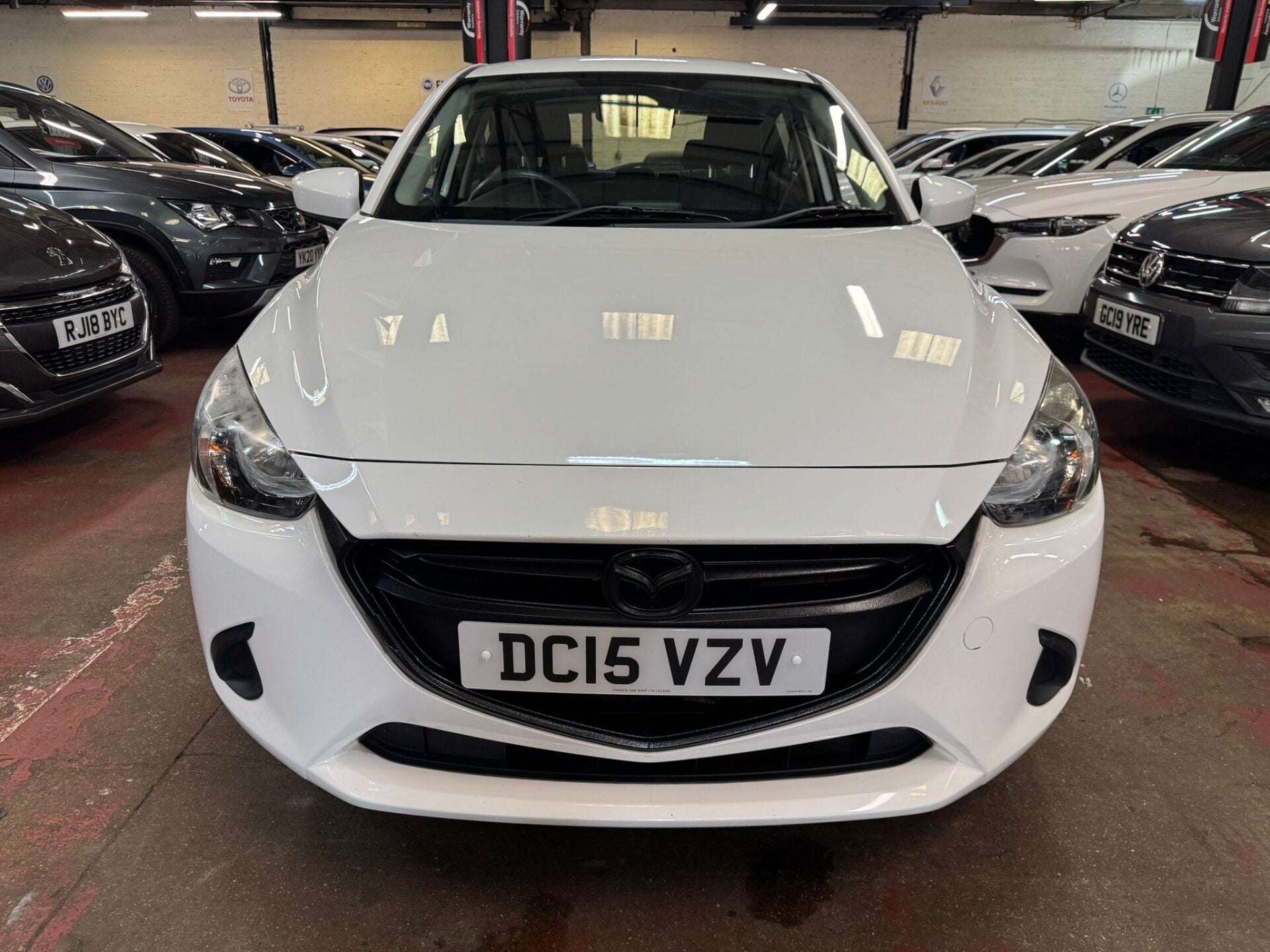 A 2015 MAZDA 2 SE A 2015 MAZDA 2 SE
