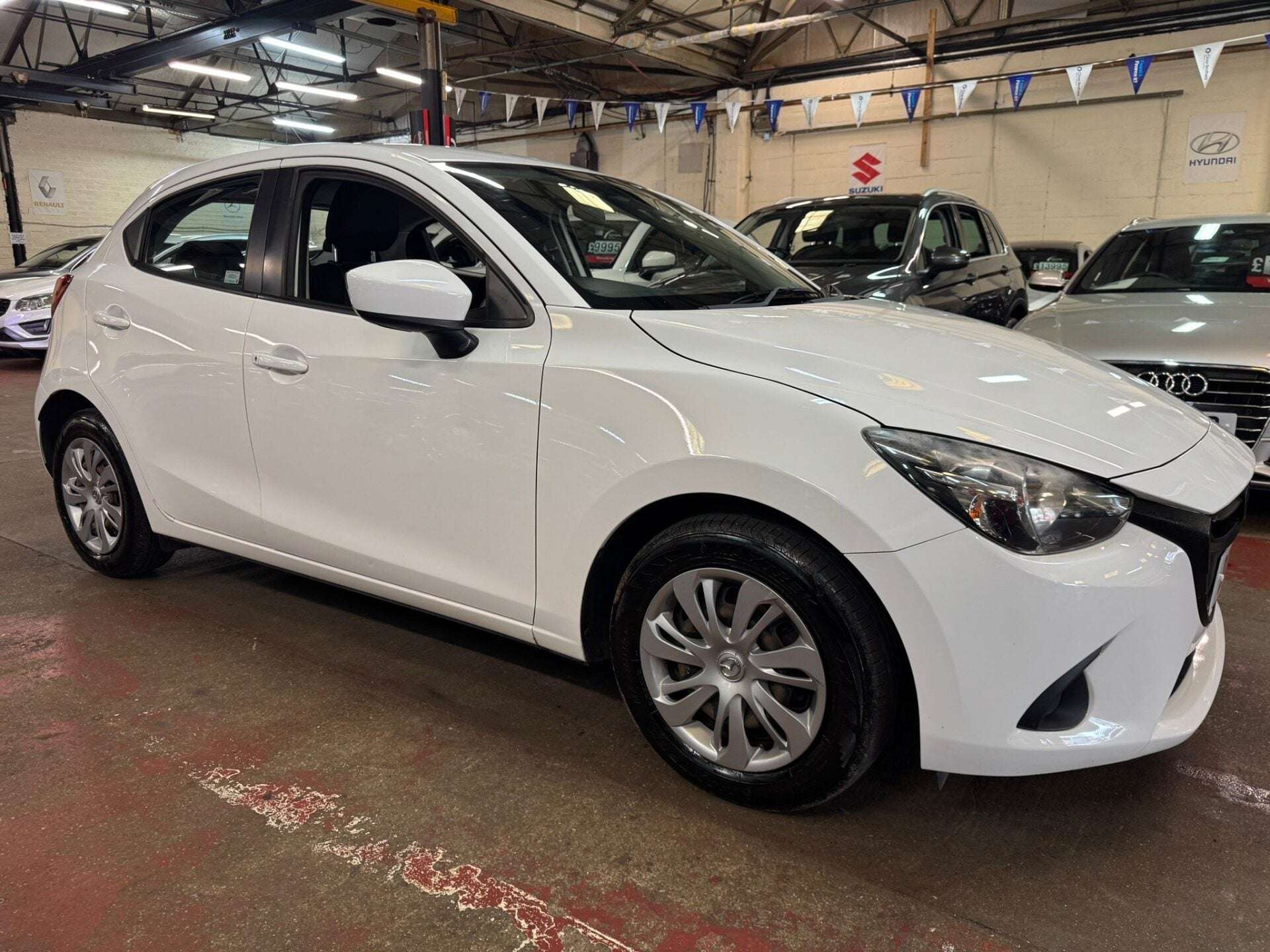 A 2015 MAZDA 2 SE A 2015 MAZDA 2 SE