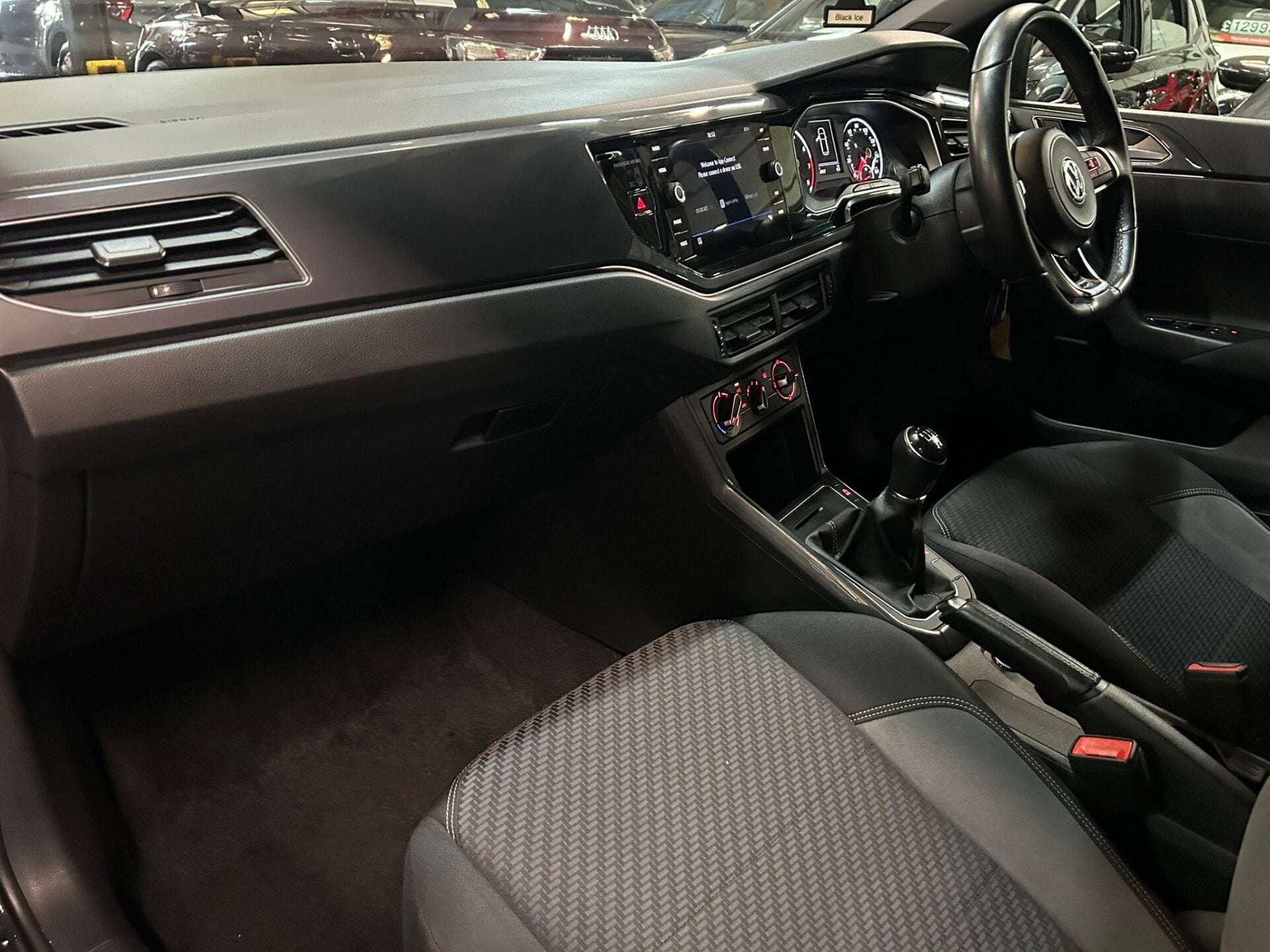 2019 VOLKSWAGEN POLO 2019 VOLKSWAGEN POLO